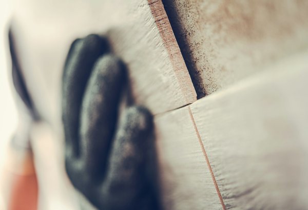 Tomette salle de bain : charme rustique et installation facile