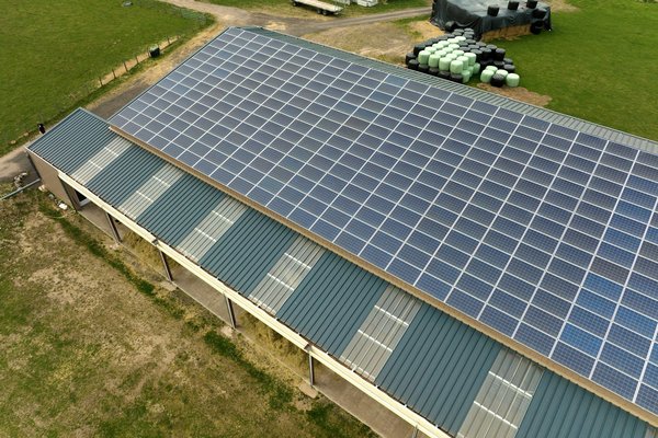 Constructeur hangar photovoltaïque : économisez sur vos factures